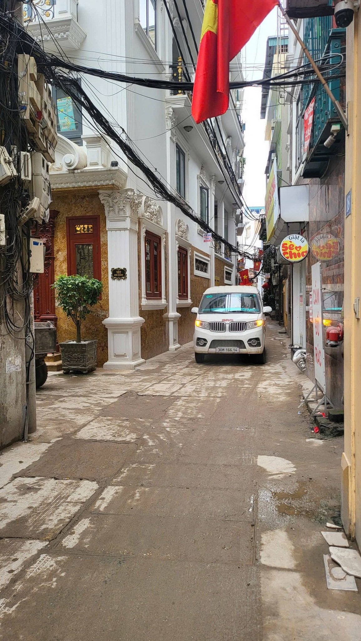BÁN TÒA NHÀ CHDV ĐƯỜNG KIM GIANG. 110M2 - 7 TẦNG. THANG MÁY. 37 PHÒNG KHÉP KÍN.