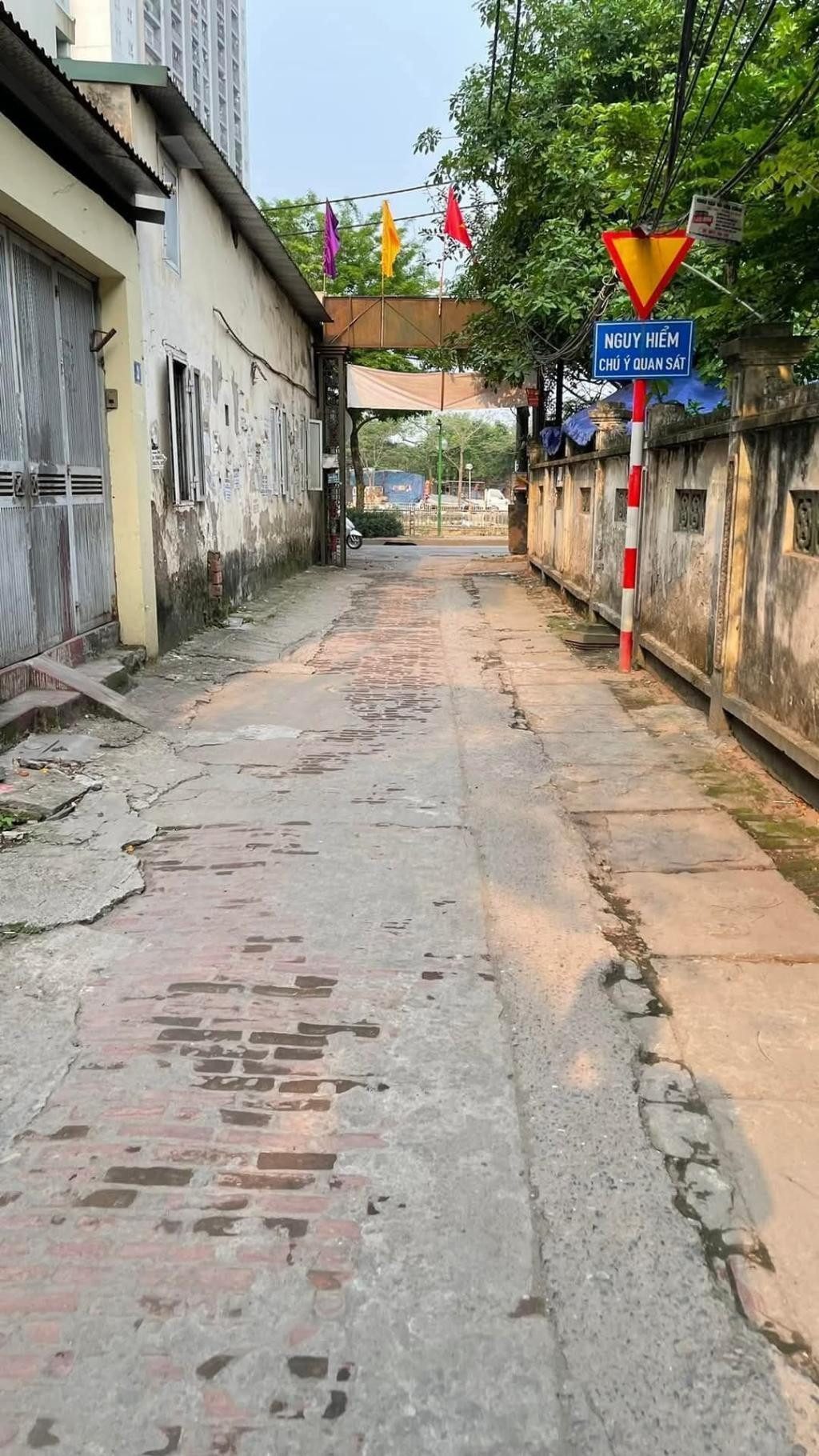 🏡🌏BÁN NHÀ KIM GIANG 6.2 tỷ, dt 38m² x 3 Tầng, quy hoạch treo, MT 4.5m, ngõ ô tô qua nhà, cách mặt phố 50m