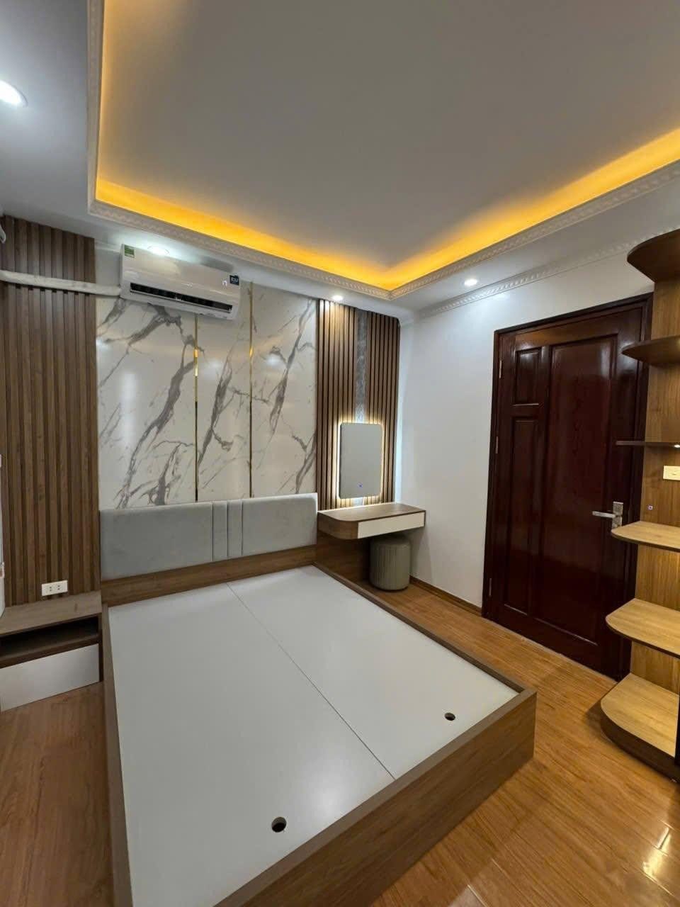 Cho Thuê Nhà Ngõ 400 Kim Giang 40M² 5 Tầng 4 Ngủ - Nội Thất CB - Giá Thuê 16tr