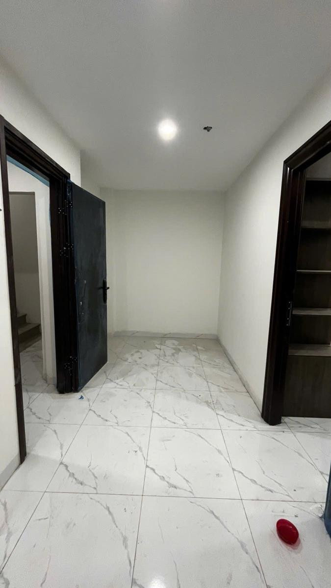 Bán nhà Kim Mã thượng, Ba Đình Hà Nội tám tầng thang máy 11 phòng khép kín