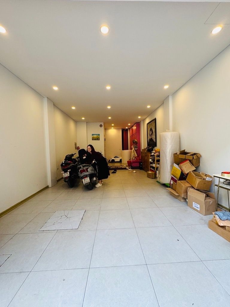 12.3 tỷ – Bán nhà phân lô Kim Ngưu 57m² x 7 tầng thang máy, ô tô đỗ cửa, dân trí cao, tiện ích ngập tràn