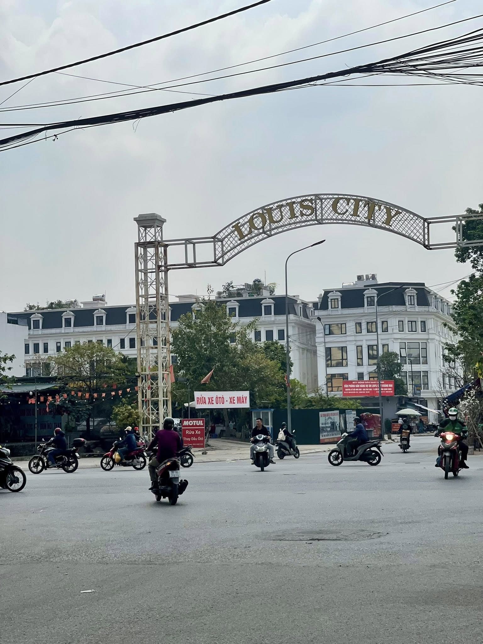 BÁN NHÀ LIỀN KỀ LOUIS CITY HOÀNG MAI. 100M2 - 5 TẦNG.