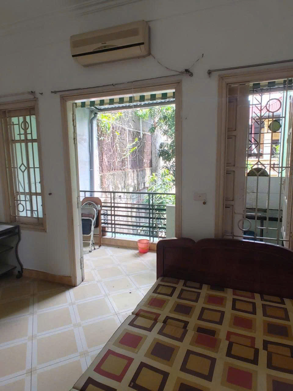 Cho thuê phòng 25m2, có ban công, Phố Kim Ngưu gần trường Bách-Kinh-Xây, 0367950073