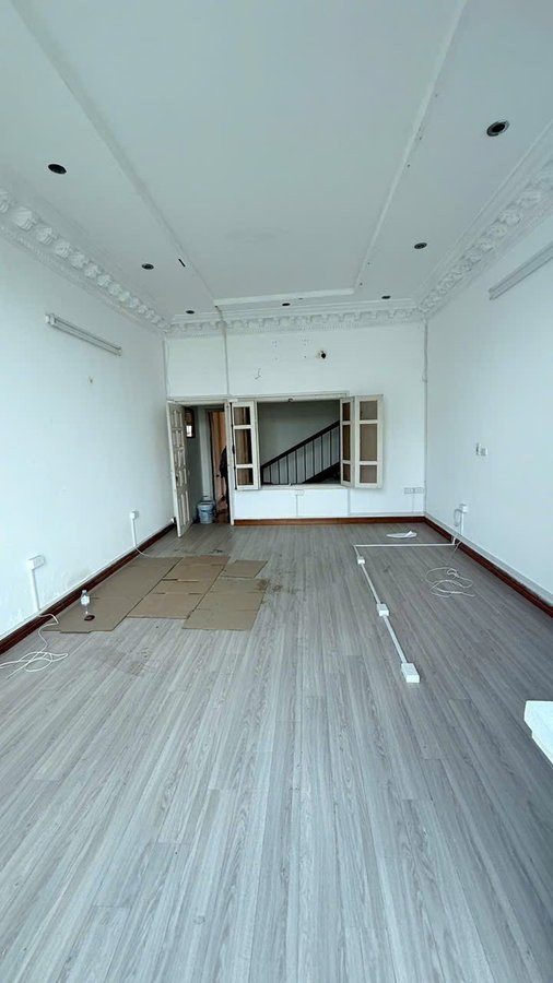 Nhà Mặt Phố Kim Ngưu. Hai Bà Trưng. Lô Góc. Ô Tô. Vỉa Hè. DT 61m2. MT 4.4m. Giá 30.8 Tỷ.
