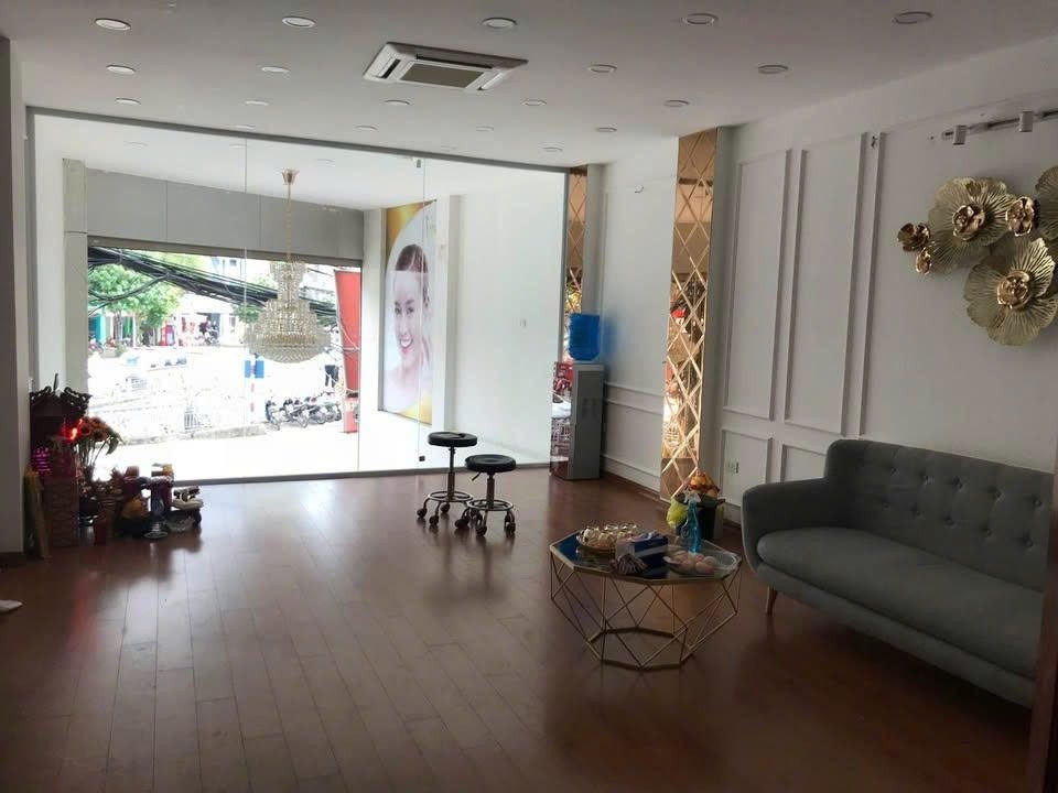 Cho thuê nhà mặt phố Kim Ngưu quận Hai Bà Trưng 70m X 7T THANG MÁY, VỈA HÈ, KD giá 50 triệu