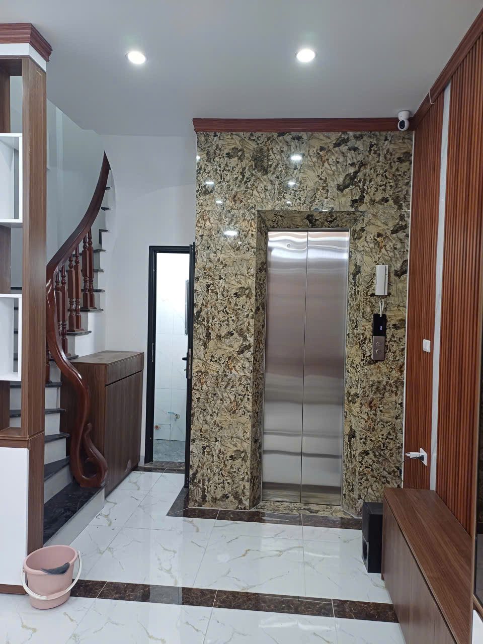 Nhà đẹp ngõ 559 Kim Ngưu - 30m2 x 5 tầng - THANG MÁY - 3 ngủ - MT 4m - chỉ hơn 9 tỷ