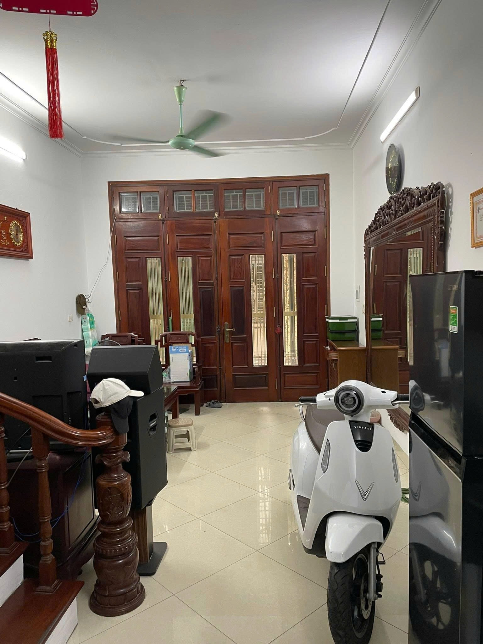 Cho thuê nhà ngõ 487 Kim Ngưu, Hai Bà Trưng 40M*5 tầng NGÕ Ô TÔ giá 13 triệu