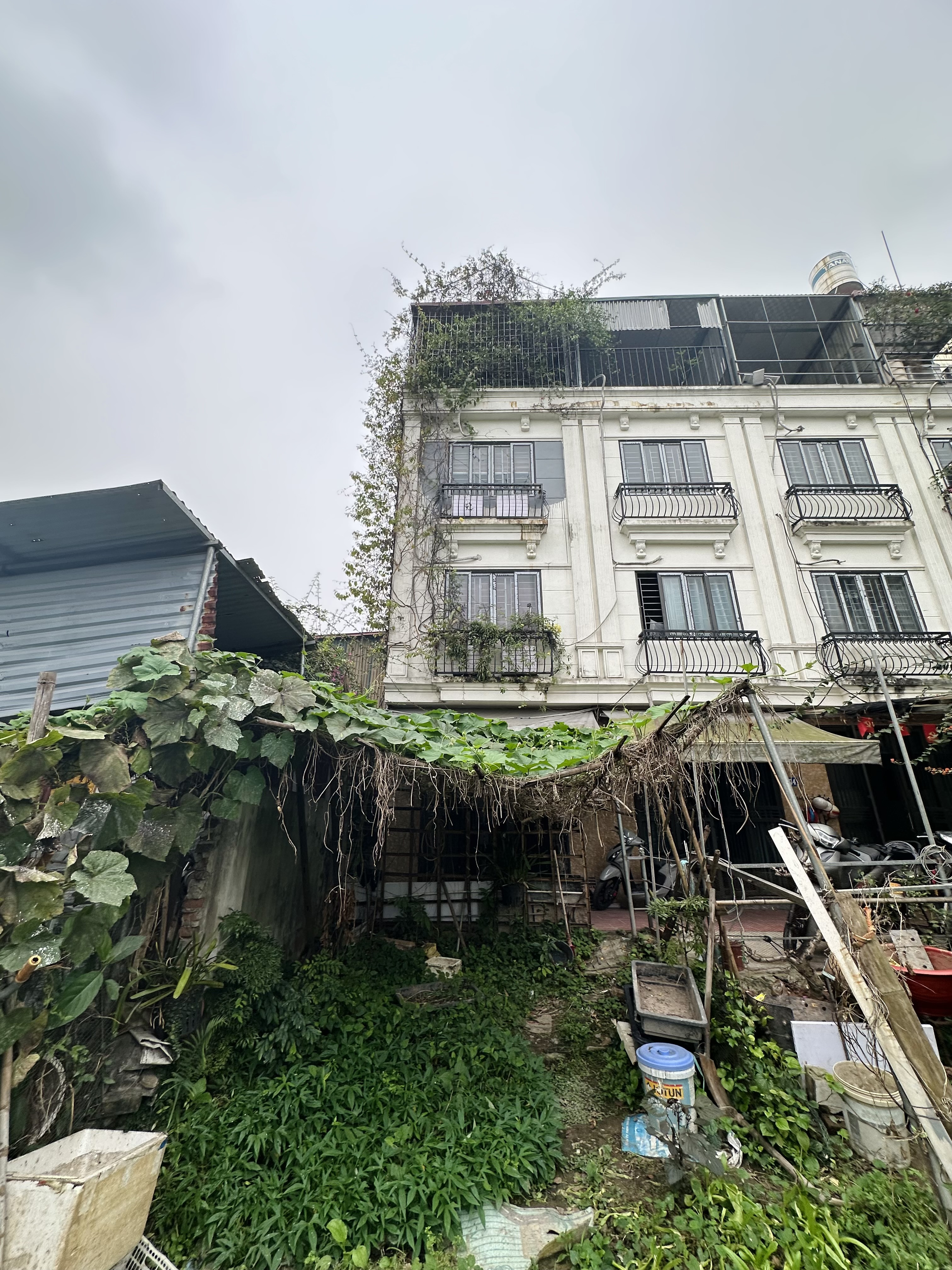 Nhà đất liền kề