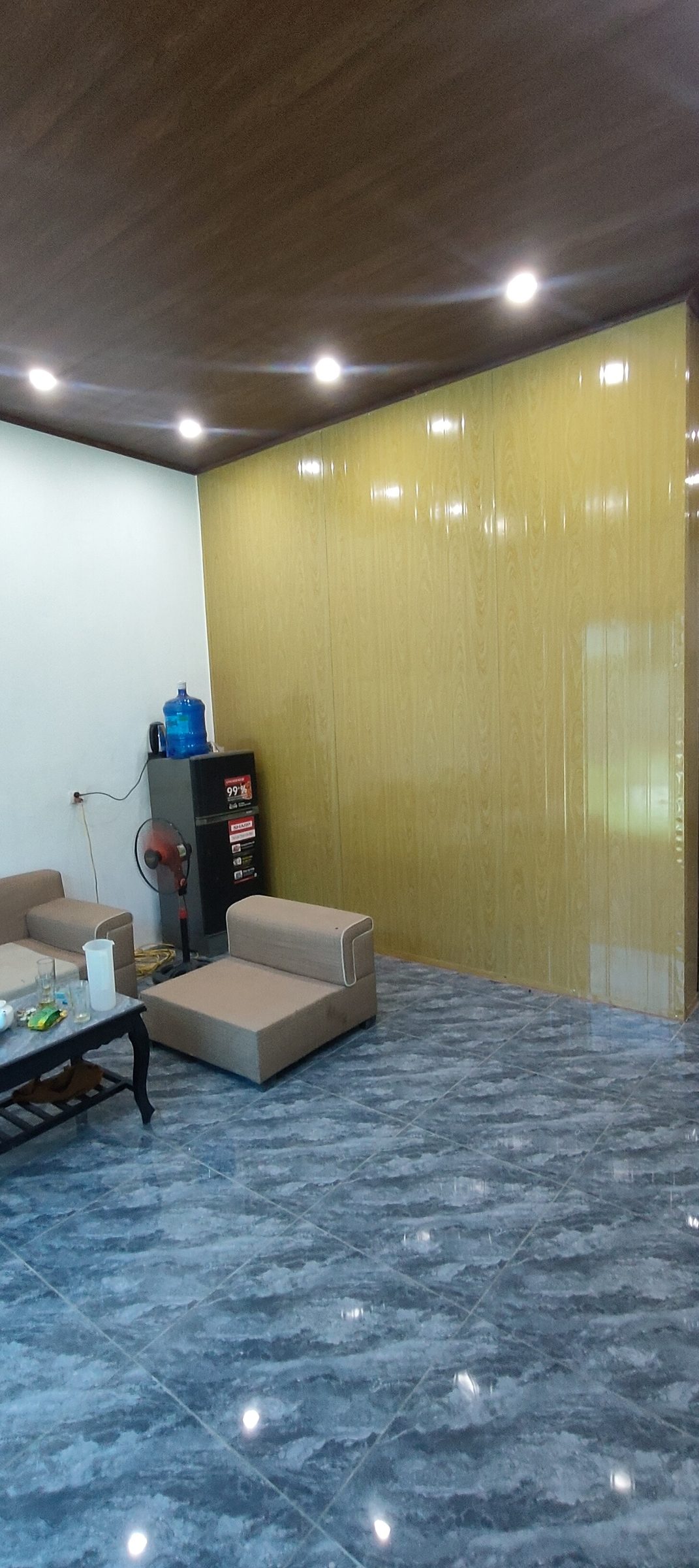 Giá 850tr
Có ngay nhà cấp 4. Đất kẹt mua bán vi bằng  hộ khẩu HN.

Diện tích.45.5.m2 mặt tiền 4.53.m hậu 4.83m

Đc.đồng nhân an khánh.

Cách vành đai 4.
Hồ điều hòa chị vài chăm mét.

Đại học phenikaa.
Bệnh viện nhi hà nội . chỉ 2km 

Điện nư
