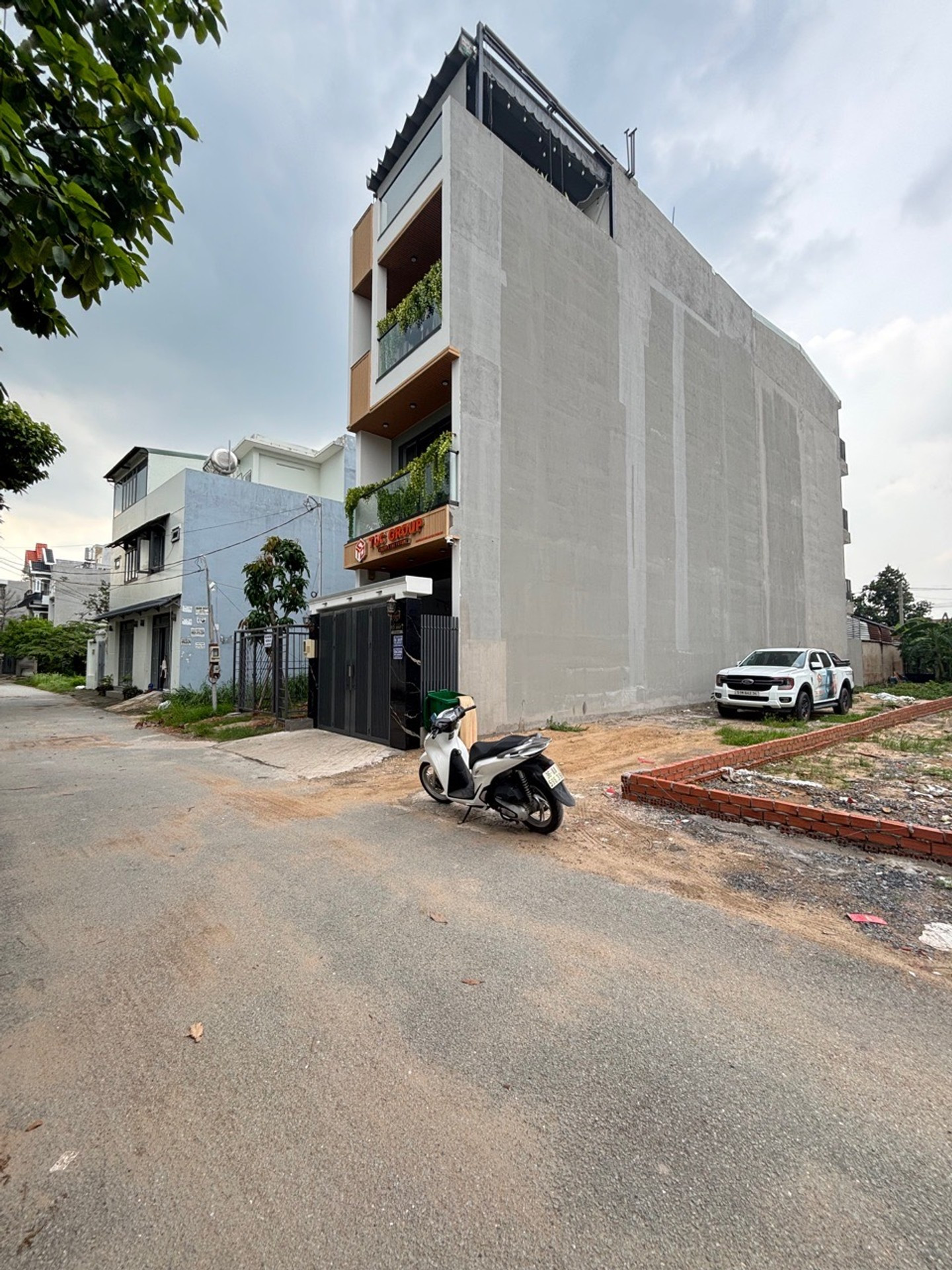 Bán Đất 64.1m2 có sẵn 64.1 m2 thổ cư giá 4.2 tỷ tại Đường Lã Xuân Oai Phường Long Trường Quận 9 TP. Hồ Chí Minh