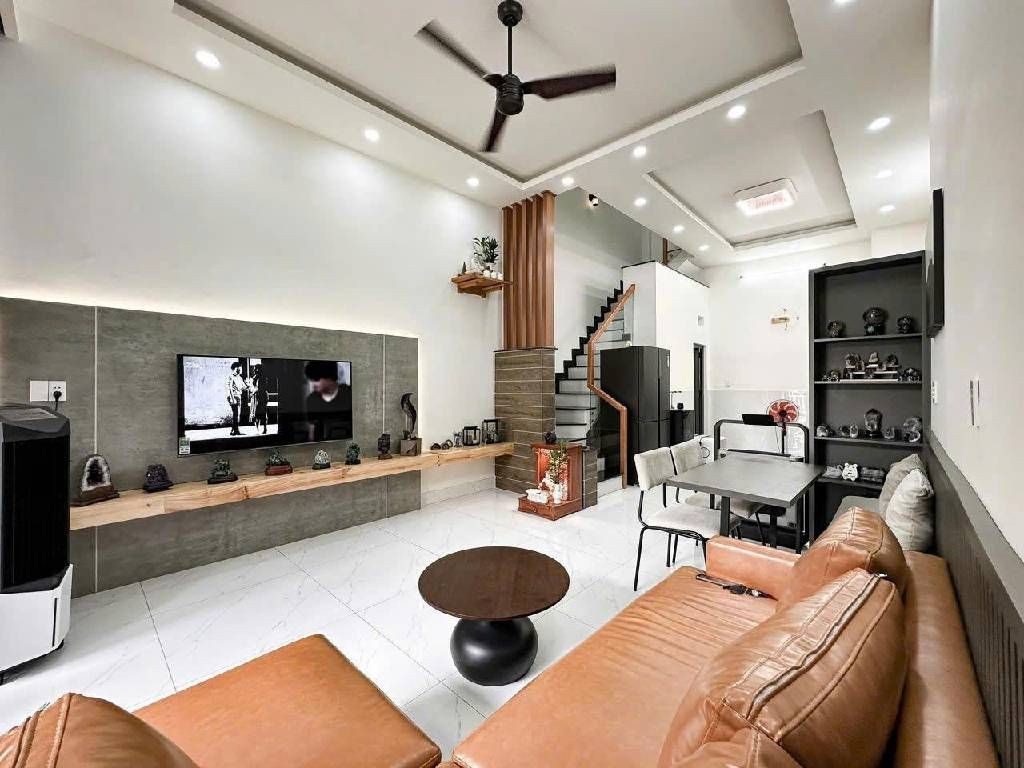🚨🏡VỊ TRÍ ĐẸP- GIÁ TỐT-HXT TT Q9 CHỈ 6.X TỶ Đ. LÃ XUÂN OAI  GẦN LÊ VĂN VIỆT⏰
