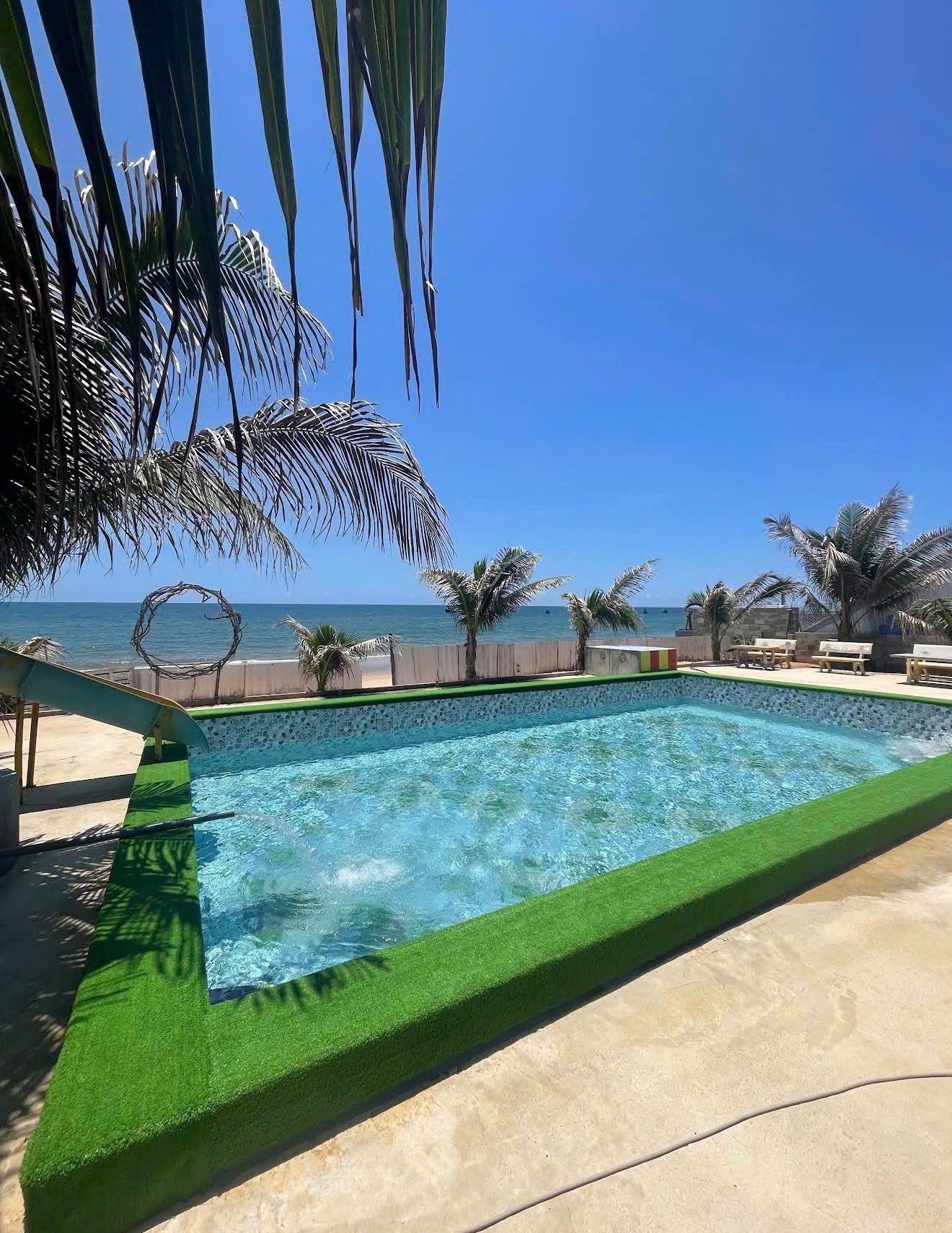 Bán villa biển 705m thổ cư mặt tiền Lạc Long Quân, Tiến Thành