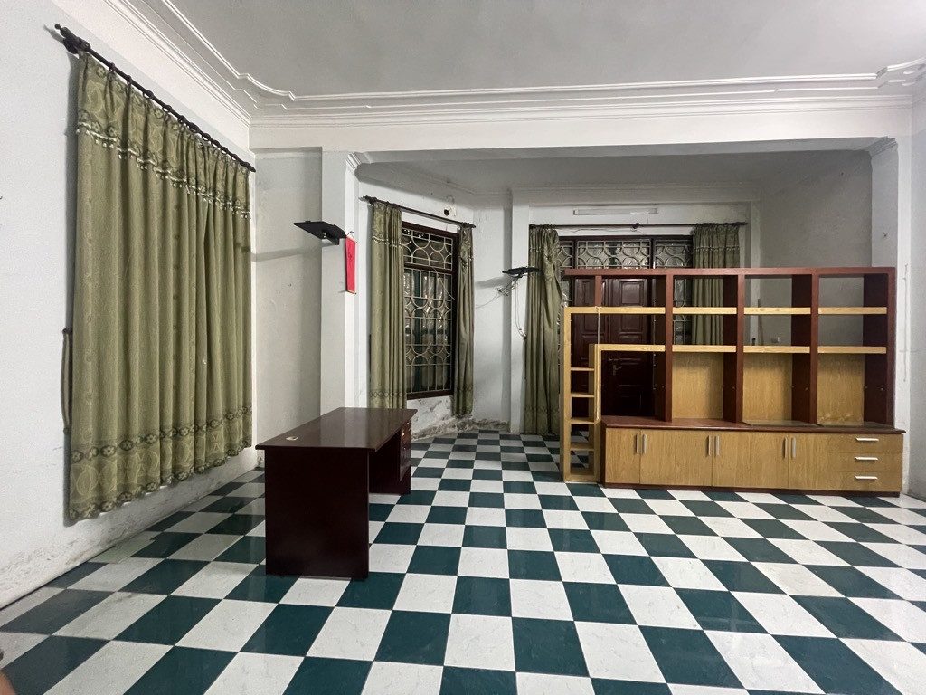 Bán nhà mặt phố Lạc Nghiệp lô góc 2 mặt tiền ô tô tránh vỉa hè 51m²