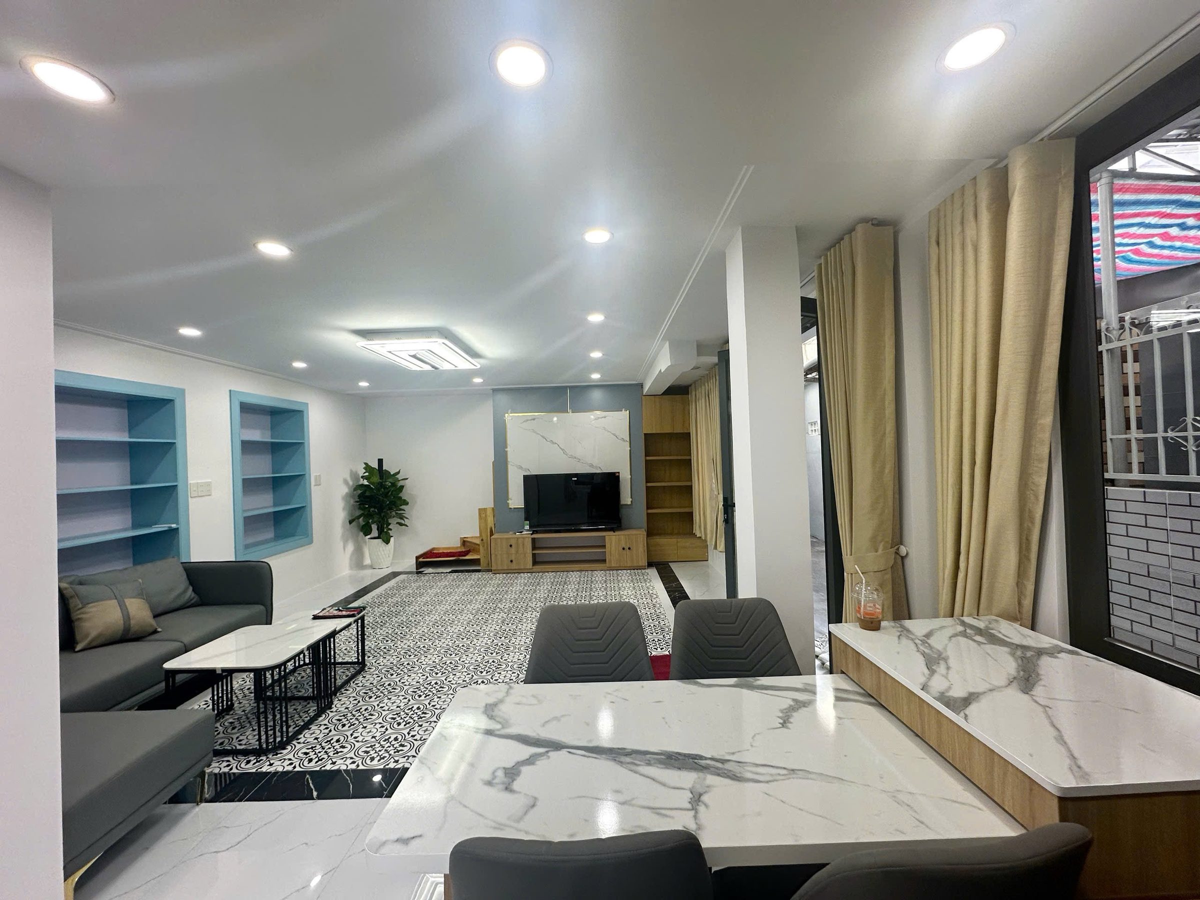 BÁN NHÀ 2 TẦNG NỘI THẤT MỚI - VỊ TRÍ TRUNG TÂM DU LỊCH ĐÊM TP. NHA TRANG – GẦN BIỂN 🌊 - VỊ TRÍ CAO RÁO KHÔNG NGẬP
📍 Hẻm Lạc Thiện, P. Vĩnh Thọ – Gần Kè Trần Phú
📈 Có thể cho thuê 6 triệu/tháng – Khai thác tốt!