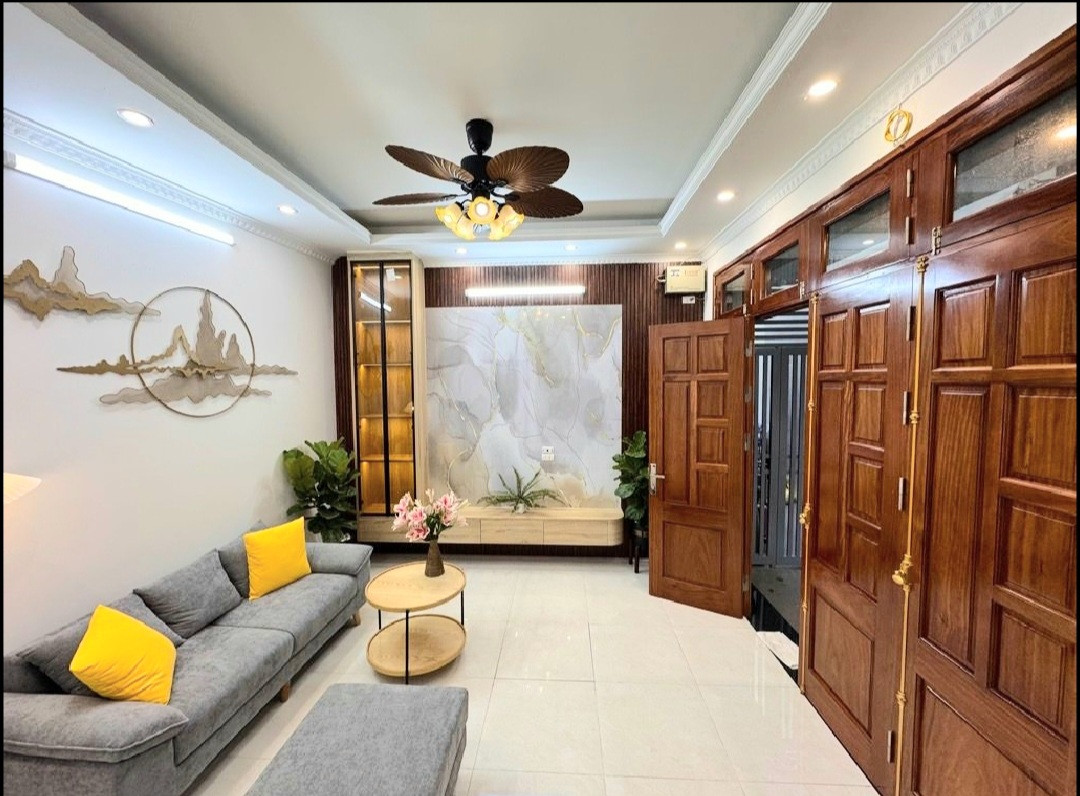 Bán Nhà Lạc Trung 38M>Full Nội Thất -Lô Góc - 30M Ra Ô Tô