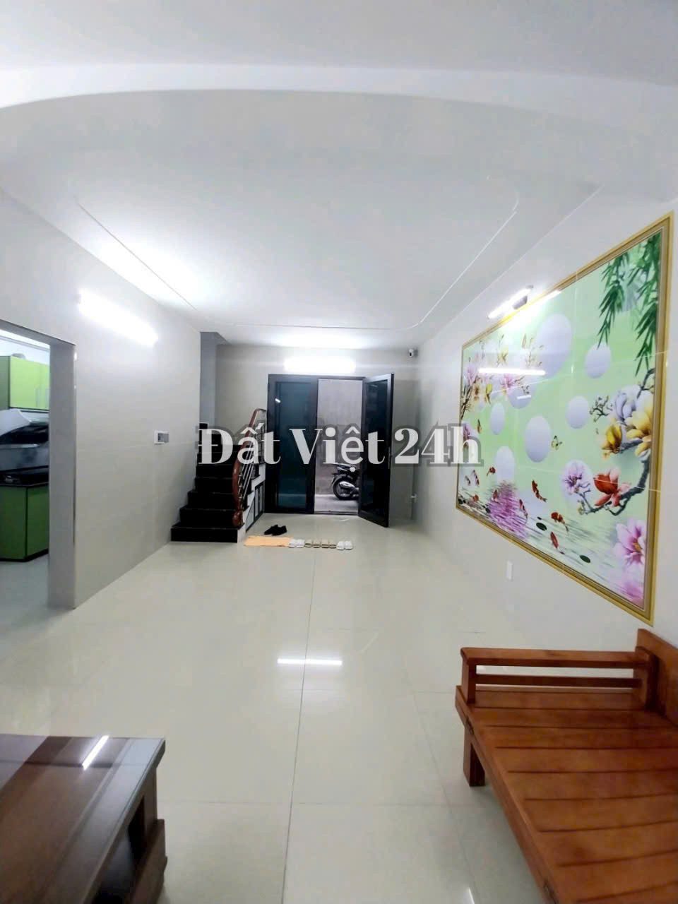 CHO THUÊ NHÀ ĐẸP 3 TẦNG SÂN VẬN ĐỘNG LẠCH TRAY THÔNG HÀNG KÊNH