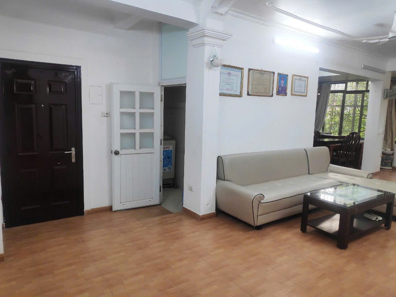 CHO THUÊ CĂN HỘ TẬP THỂ LÁNG HẠ, ĐỐNG ĐA, NHÀ ĐẸP SẴN NỘI THẤT, 3 NGỦ