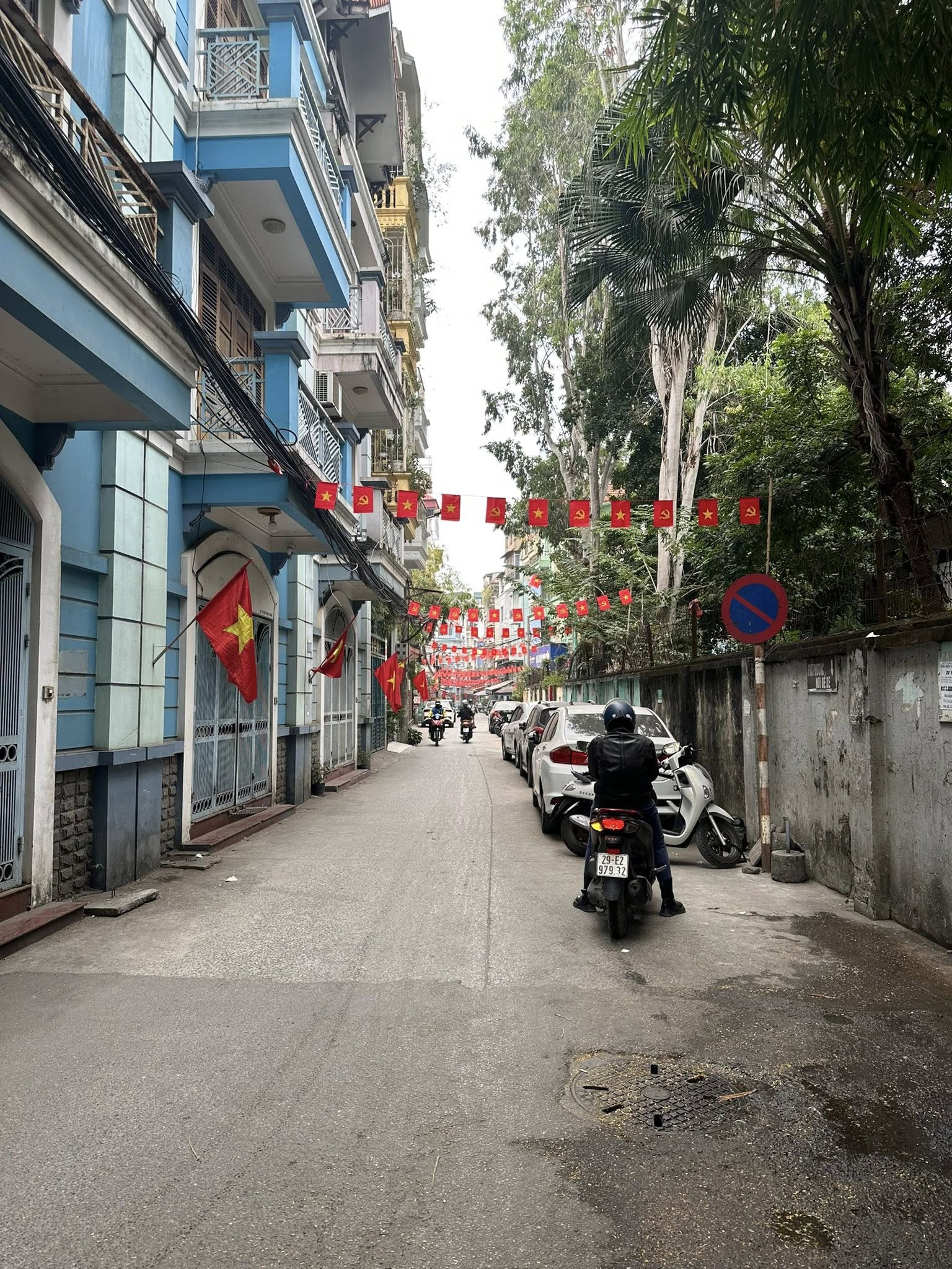 BÁN NHÀ ĐƯỜNG LÁNG. NGÃ TƯ SỞ. 50M2 - 6 TẦNG. THANG MÁY.