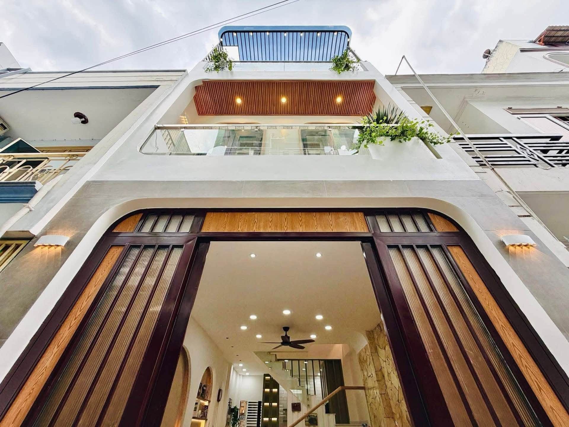 🔥 Bán gấp nhà đẹp ngay đường Lê Bình giá chỉ 3 tỷ 420 ở Q.Tân Bình, 57m². SHR hẻm xe hơi thông 🔥