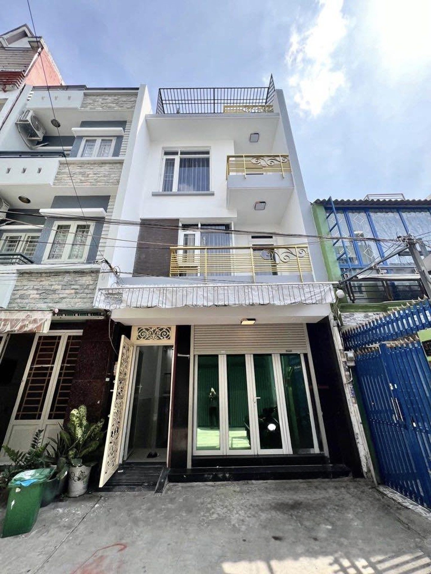 NHÀ ĐẸP XE HƠI TỚI CỬA - NGANG KHỦNG 5.6M - NAM HÙNG VƯƠNG - HƠN 6. X Tỷ( HAL35)