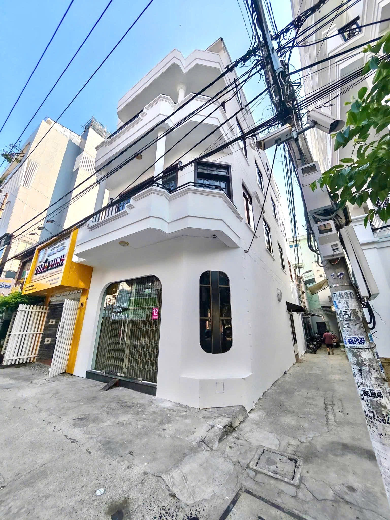 BÁN NHÀ 2 MẶT TIỀN LÊ ĐẠI HÀNH – TRUNG TÂM BÀN CỜ NHA TRANG 
 • Diện tích 82m² – ngang 5,5m
 • 2 mặt thoáng: MT Lê Đại Hành 14m + hẻm hông 2,5m
