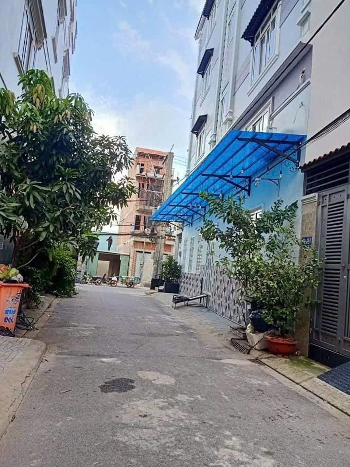 Nhà Lô góc tiện ở và kinh doanh, gần chợ, 5 tầng BTCT, 229m², Lê Đình Cẩn, Bình Tân, 7,6tỷ