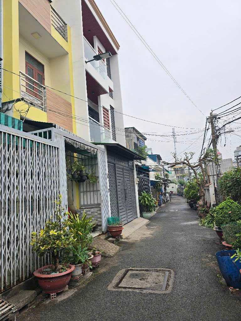 Bán nhà Lê Đình Cẩn 129m² ngang 4.8m giá 6.7 tỷ Phường Tân Tạo,giáp tên lửa