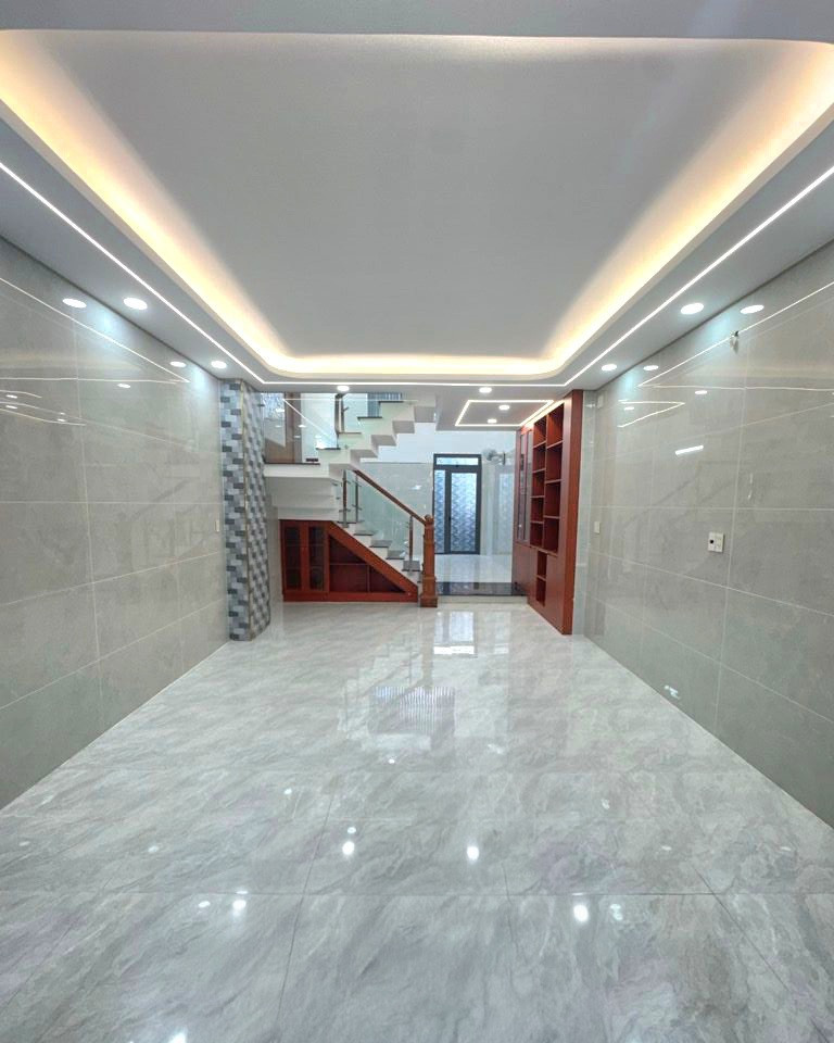 BÁN NHÀ ĐẸP SÁT TỈN.H LỘ 10 - KHU TÊN LỬ.A - 4PN - HẺM XE HƠI - ( 4.3X16M )