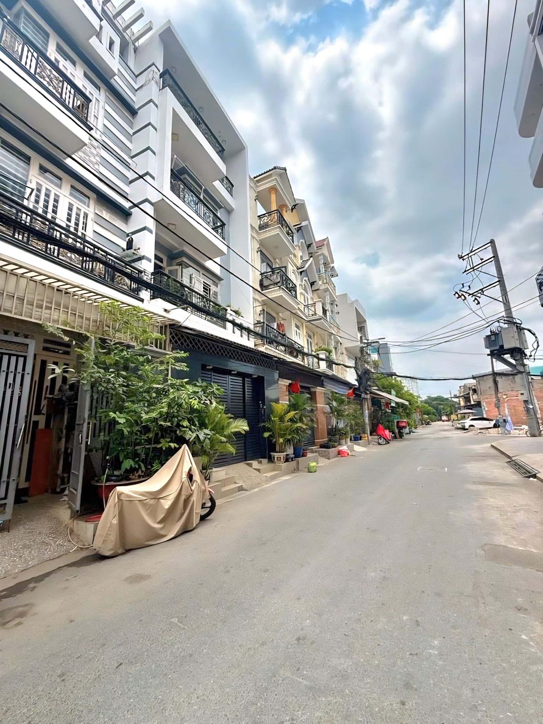 BÁN NHÀ ĐẸP SÁT TỈN.H LỘ 10 - KH.U TÊ.N LỬ.A - ĐƯỜNG XE TẢI - g ( 5X12M )