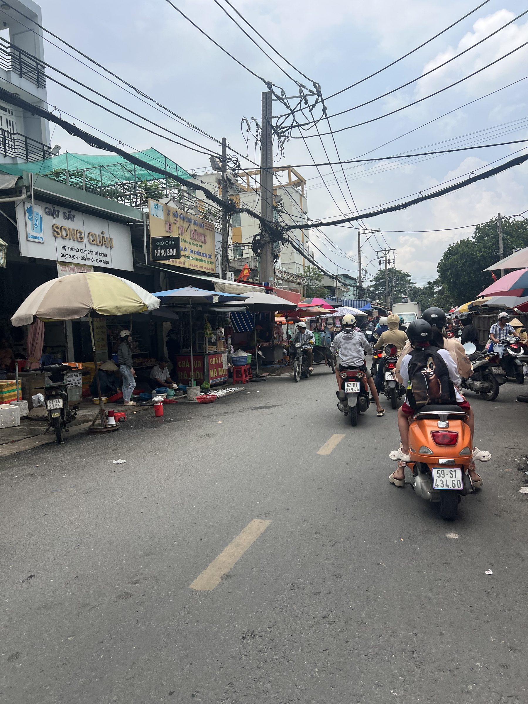 Bán Nhà trọ 185m2 có sẵn 185 m2 thổ cư giá 11.2 tỷ tại Đường Lê Đình Cẩn Phường Tân Tạo Quận Bình Tân TP. Hồ Chí Minh