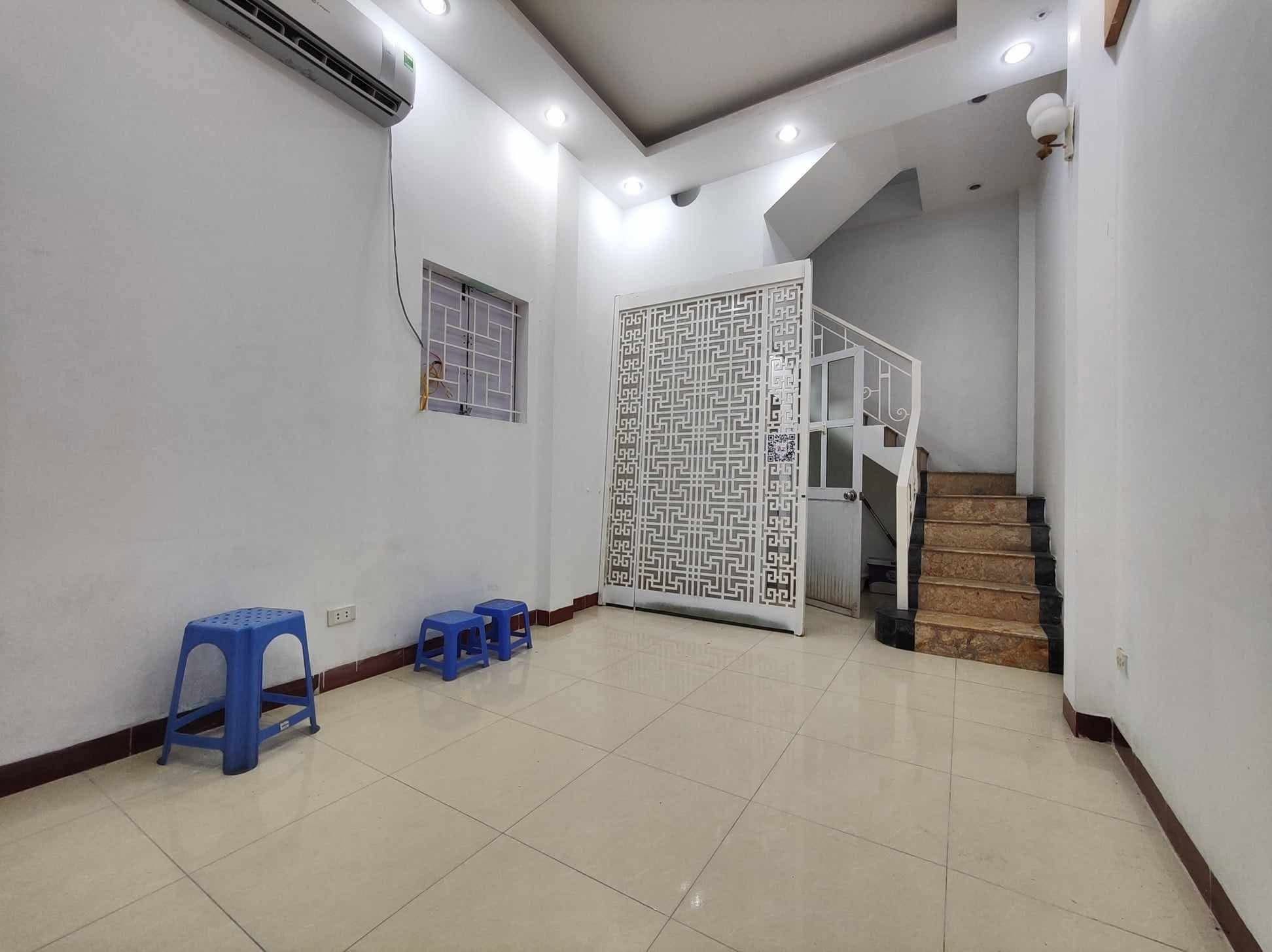CHO THUÊ NHÀ ĐƯỜNG LÊ DUẨN, HOÀN KIẾM, GẦN GA HÀ NỘI, 1 NHÀ RA PHỐ, Ở, VĂN PHÒNG