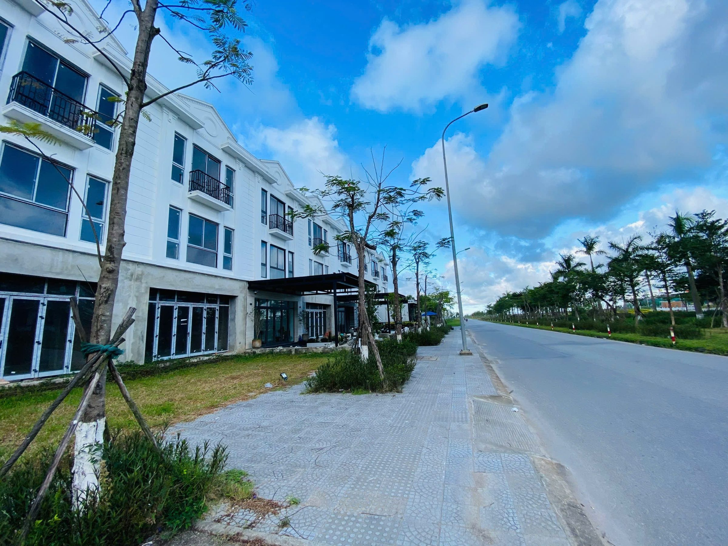 🔥🔥🔥 giá rẻ- mặt tiền đường LÊ ĐỨC ANH -  Thuỷ Vân, sẵn nhà 3 tầng - tiện kinh doanh - Chỉ 6,xx tỷ