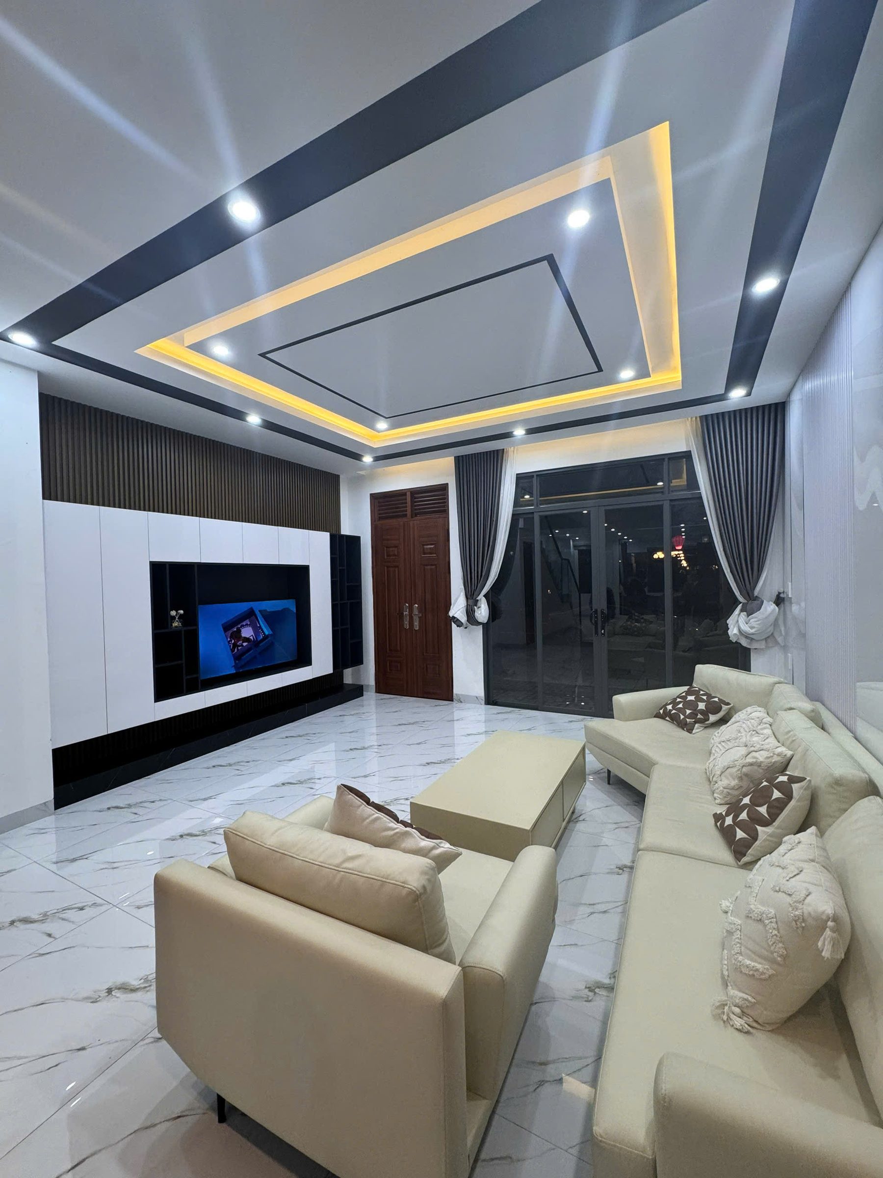 CHO THUÊ BIỆT THỰ 3 TẦNG 160M2 ECOGARDEN HUẾ - 18TR/THÁNG