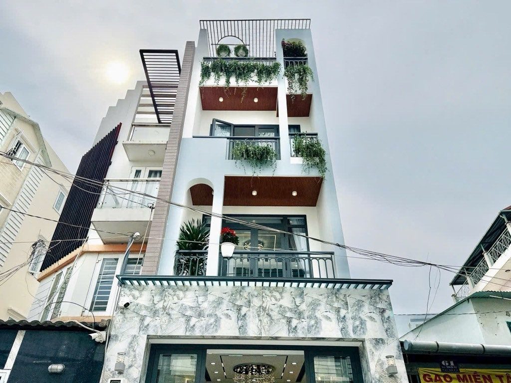 Nhà mới chính chủ gấp bán sổ hồng riêng