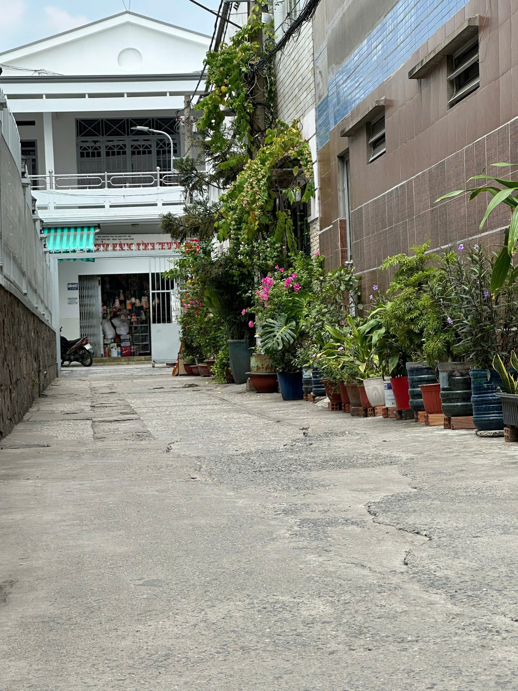 CHỈ 3.2 TỶ - NHÀ HẺM XE HƠI - VỊ TRÍ NGAY TRUNG TÂM GÒ VẤP