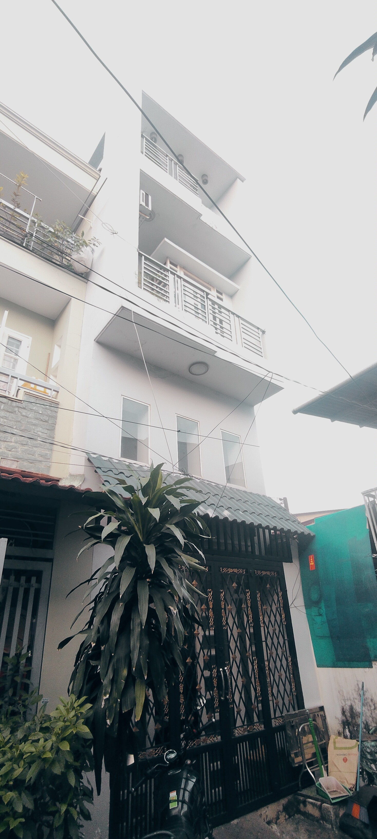 Gấp bán nhà gần chợ, trường học, sieu thị, gò vấp