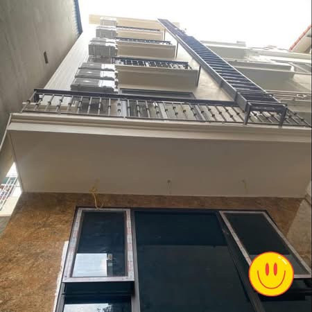 Nhú nhẹ 11 tỷ, CCMN gần ĐH Thương Mại 41m, thang máy, dòng tiền 45tr