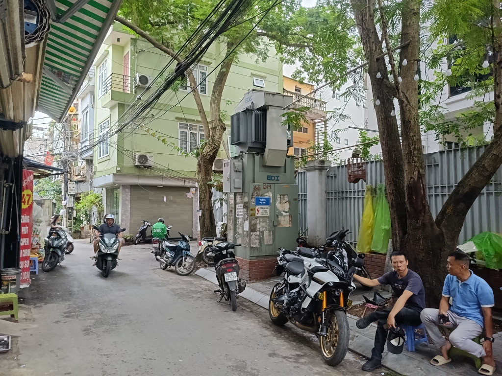 Nhà 3T mặt phố gần Trung tâm Chợ Giời (Chợ Hoà Bình) tại quận HBT - mặt tiền khủng - kinh doanh đỉnh cao, đắc địa mọi mặt hàng
