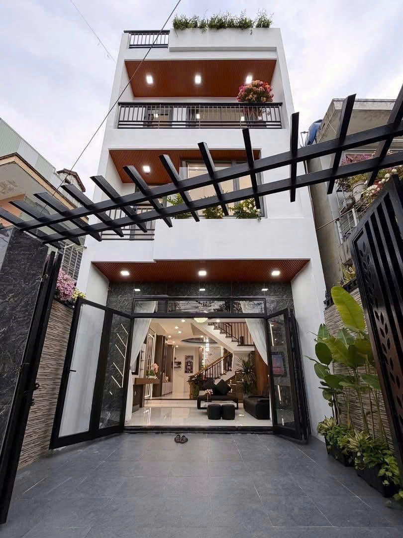 Bán nhà khu vực Lê Hồng Phong, P3, Q5, DT 80m2, Giá 3tỷ800tr, Cho thuê 27tr/tháng, Sổ hồng riêng.