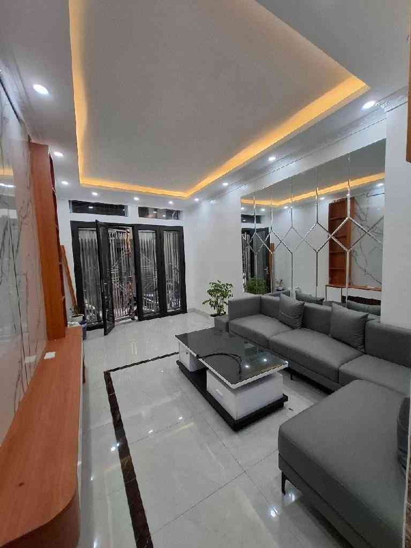 Bán nhà Lê Hồng Phong 50m2 - 4 tầng - Trung tâm Hà Đông - Ô tô gần nhà - Giá 10,5 tỷ