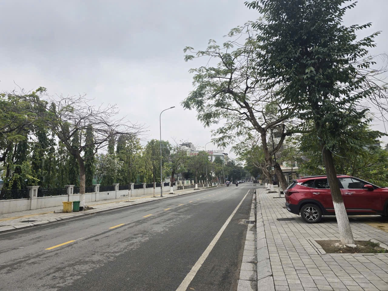 Bán 81m mặt tiền 4.5m đất mặt đường lê hồng phong nhìn nhà hàng dolphin y na. Phường kinh bắc tỉnh bắc ninh