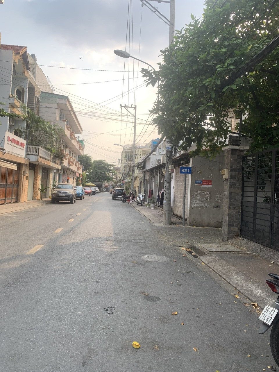 Nhà 69m2 hẻm xe hơi đường Lê Lợi giao Lê Văn Việt gần Vincom Quận 9