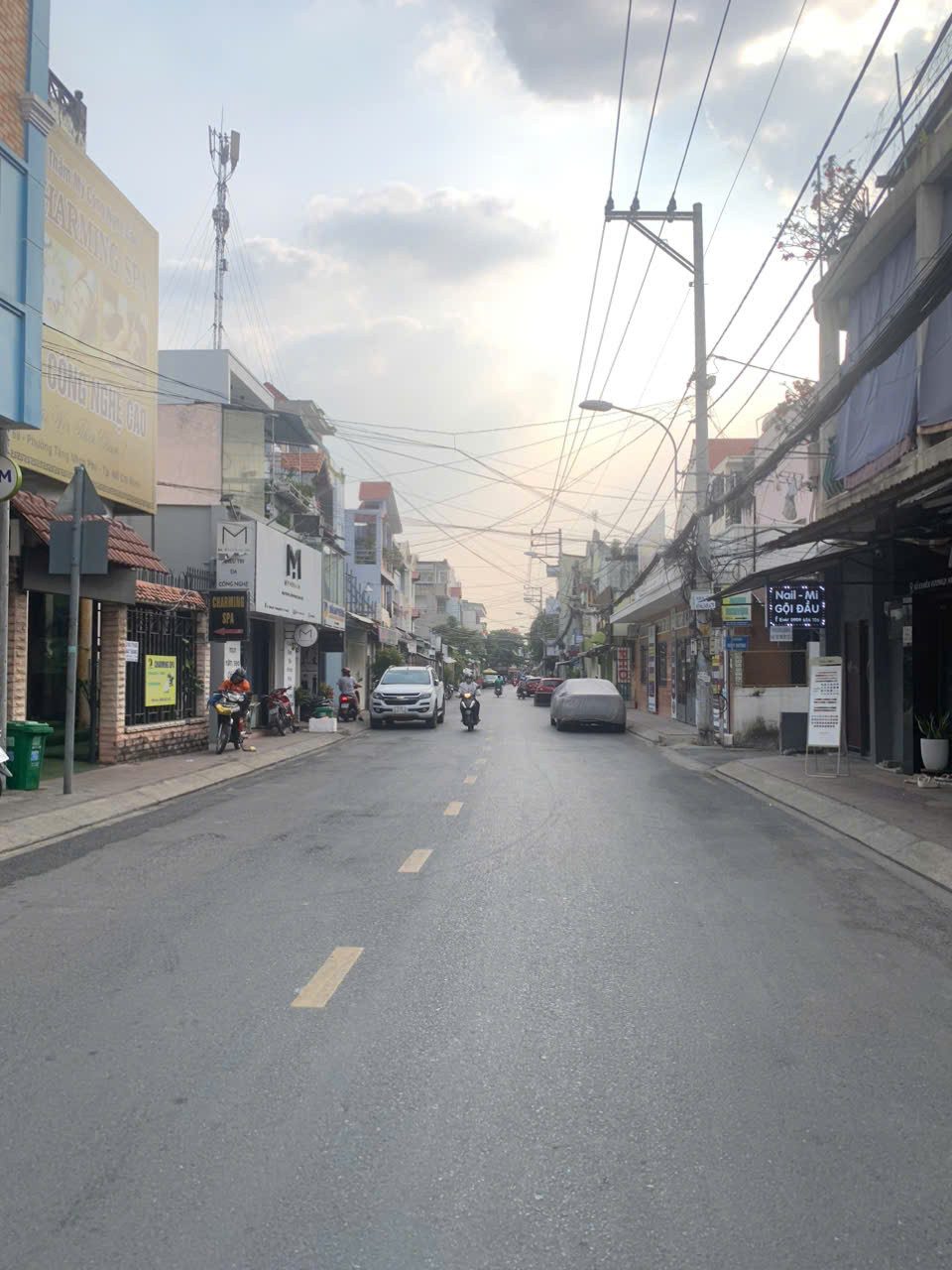 Nhà Mặt Tiền Đường Lê Lợi giao Lê Văn Việt ngã tư Thủ Đức 69m2 Giá Tốt