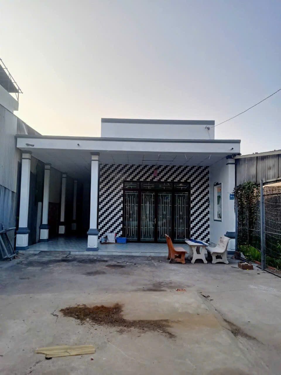 Bán nhà 234.5m² có sẵn 120m² thổ cư ngang 8m giá 5.1 tỷ tại Đường Lê Minh Hữu Phường Phước Hậu