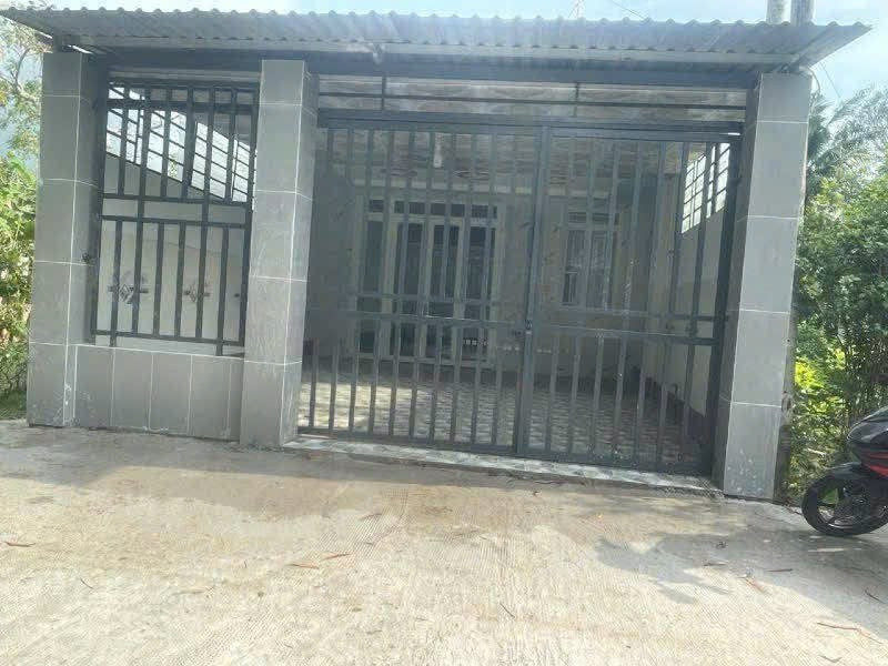 Bán nhà cấp 4 ở Tân Thông Hội - Củ Chi. DT90m2 giá 1tỷ250triệu