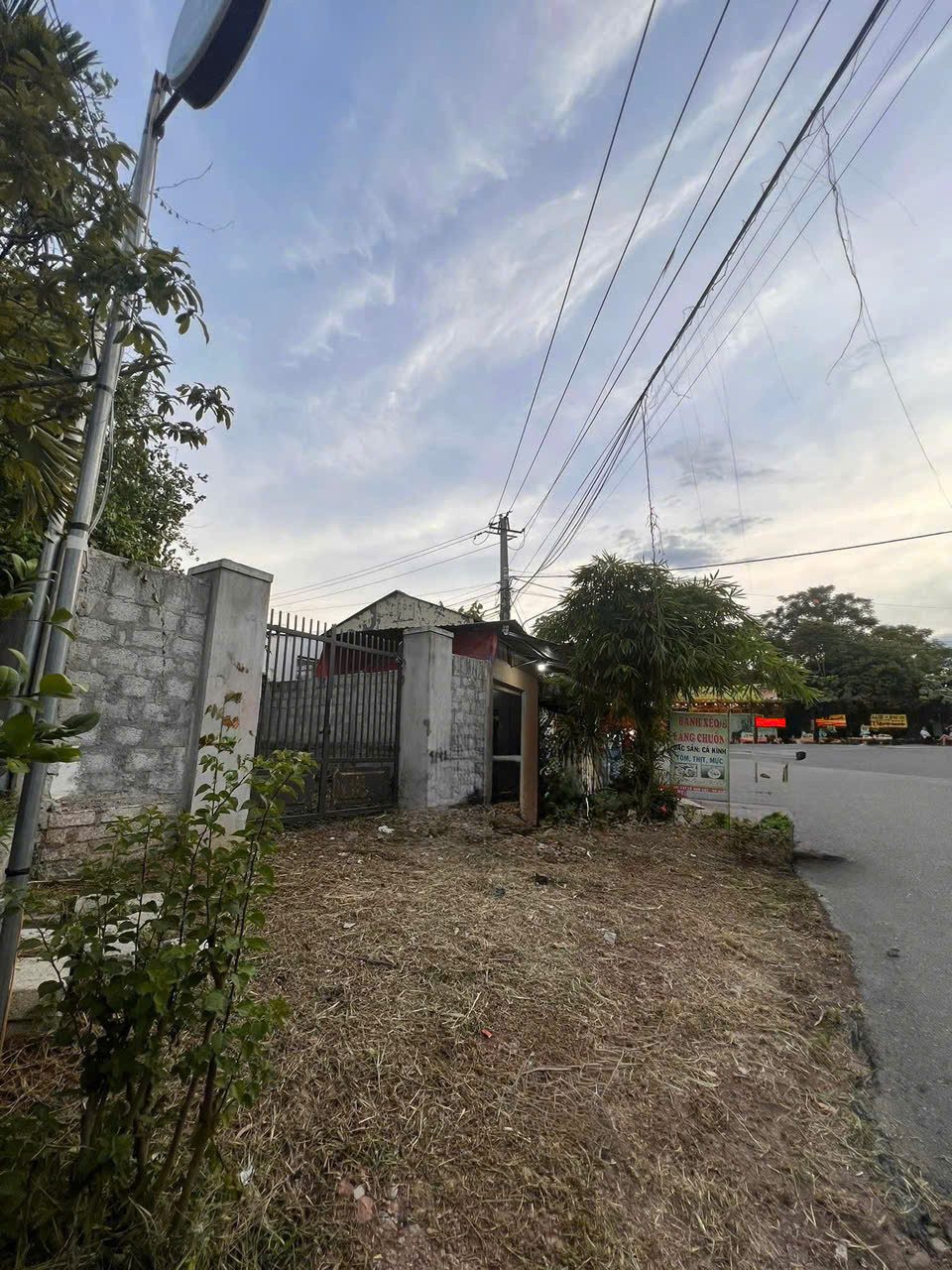 CHO THUÊ MẶT BẰNG ĐẤT TRỐNG GIÁ RẺ – VỊ TRÍ ĐẸP TẠI 137 LÊ NGÔ CÁT, TP HUẾ