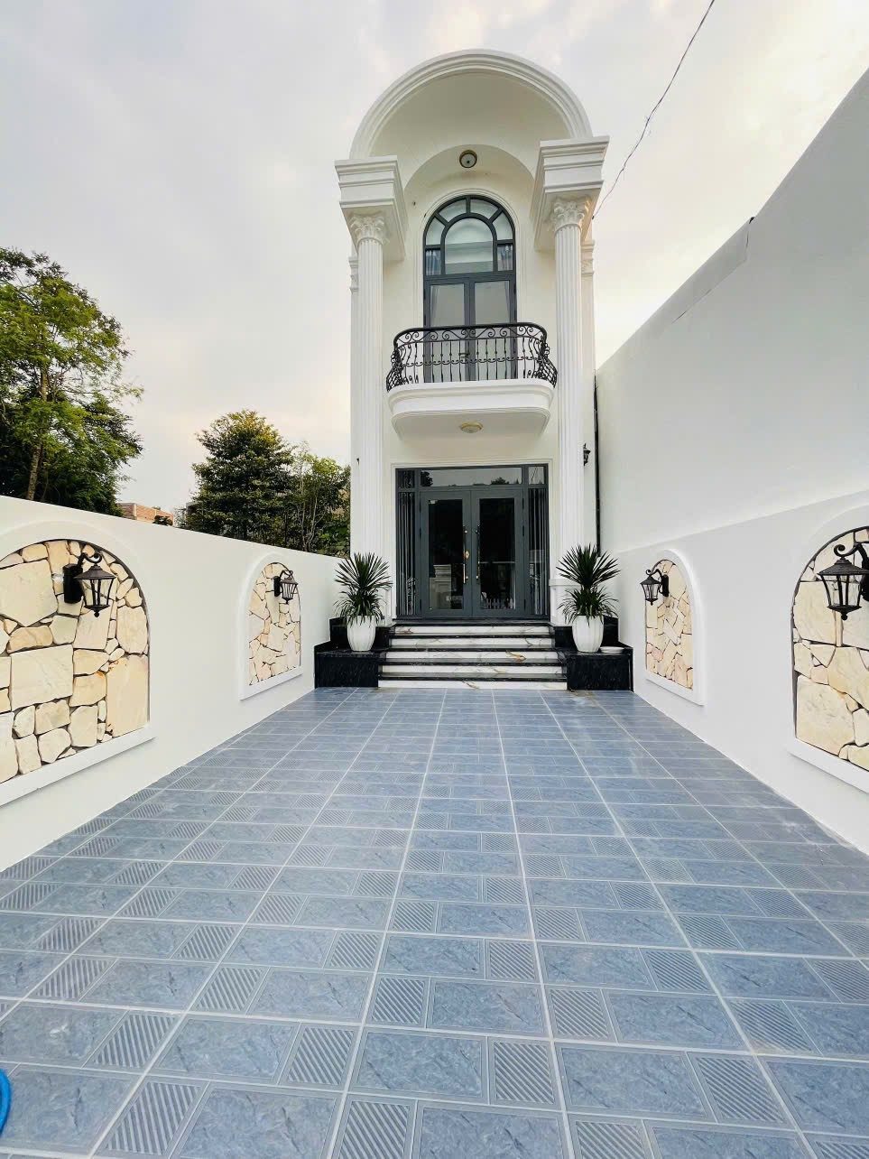Villa hiện đại siêu đẹp – Kiệt Vũ Phạm Khải, 65 Lê Ngô Cát, TP Huế giá 3 tỷ 5