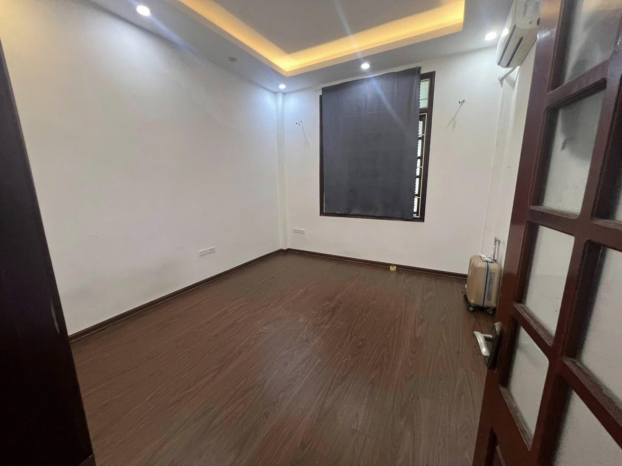 Cho thuê nhà riêng ngõ 8 Lê Quang Đạo, Nam Từ Liêm 35m x 5T (3 ngủ) giá 12 triệu