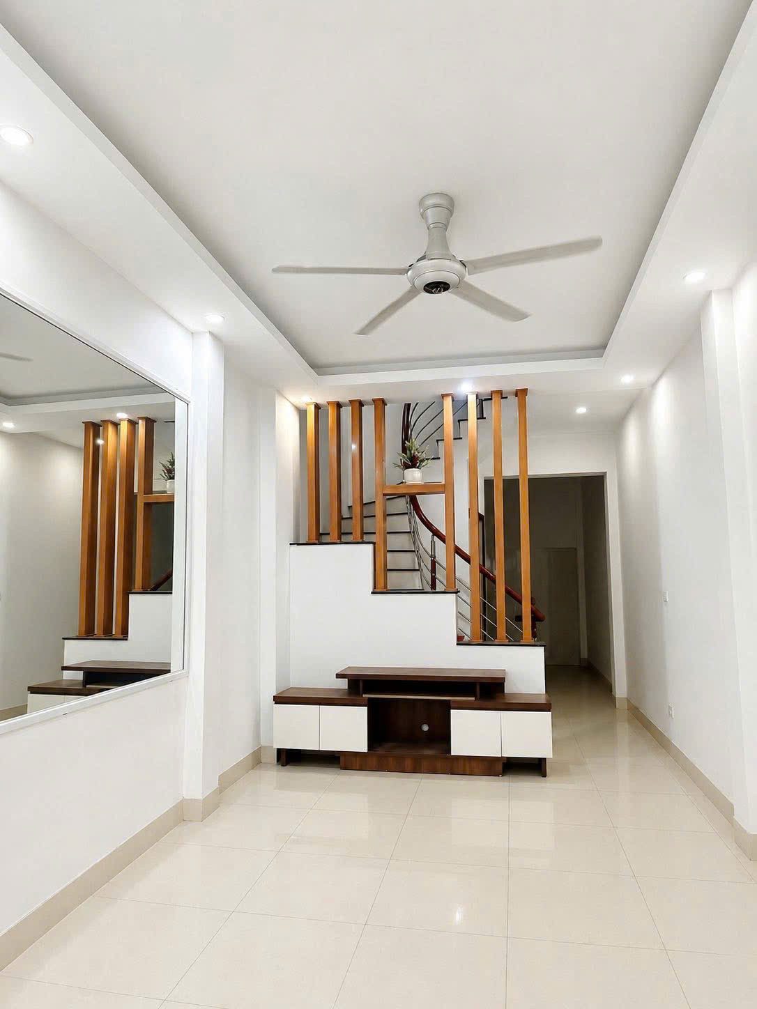 Phú Đô Lê Quang Đạo 38m 7.8ty - Ngay Sân Mỹ Đình - Gần Ô tô - Full tiện ích 5 tầng chắc chắn