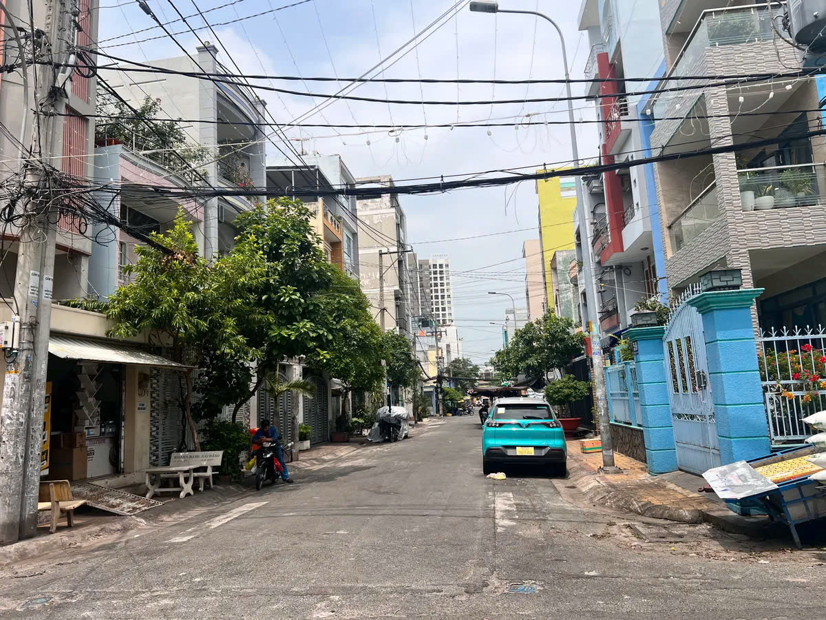 Mặt tiền Lê Thận, 80m2, 4PN, gần RichStar, ở và kinh doanh đỉnh